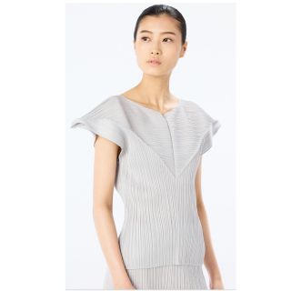 プリーツプリーズイッセイミヤケ(PLEATS PLEASE ISSEY MIYAKE)の PLEATS PLEASE ISSEY MIYAKE 新作トップス 未使用品(カットソー(半袖/袖なし))