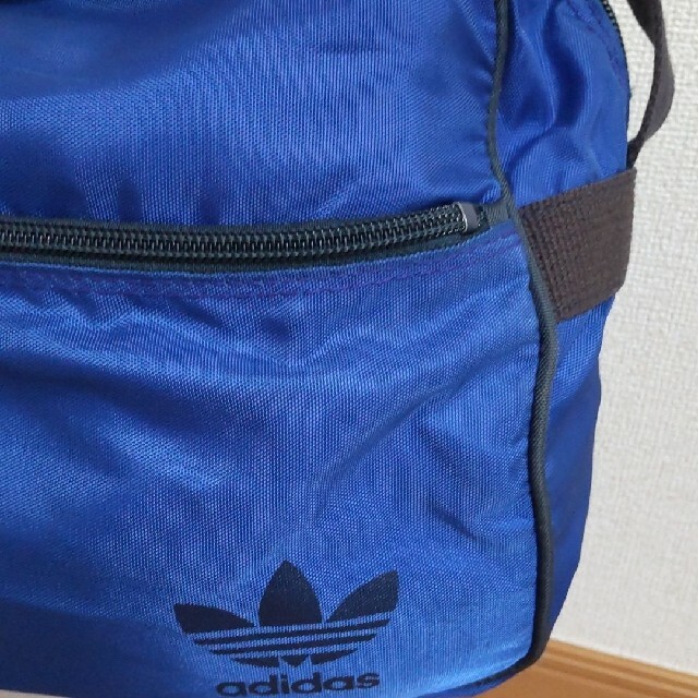 adidas(アディダス)のadidasショルダーバック メンズのバッグ(ショルダーバッグ)の商品写真