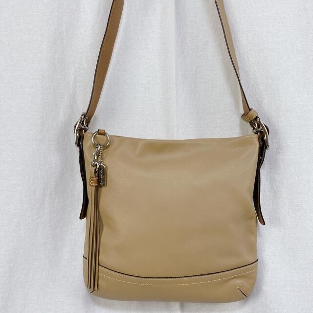 COACH(コーチ)の【COACH☆F01415】レガシーソフトスリムレザーダッフル 袋付き レディースのバッグ(ショルダーバッグ)の商品写真