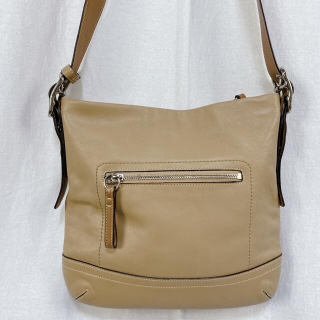 COACH(コーチ)の【COACH☆F01415】レガシーソフトスリムレザーダッフル 袋付き レディースのバッグ(ショルダーバッグ)の商品写真