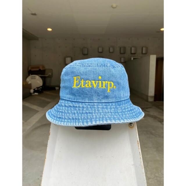 1LDK SELECT(ワンエルディーケーセレクト)のetavirp washed denim bucket hat S/Mサイズ メンズの帽子(ハット)の商品写真