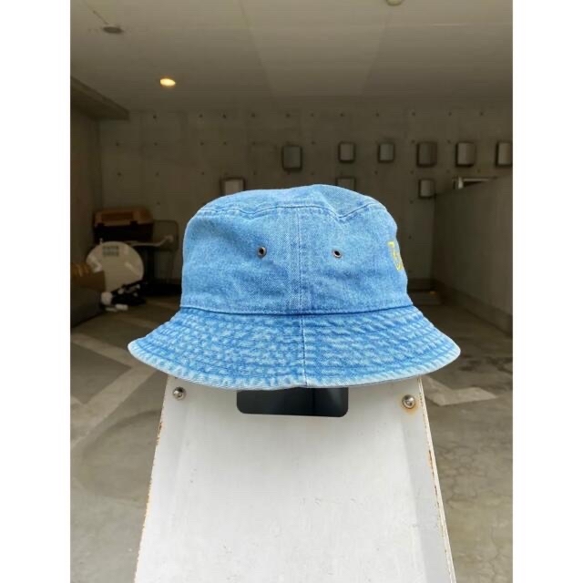 1LDK SELECT(ワンエルディーケーセレクト)のetavirp washed denim bucket hat S/Mサイズ メンズの帽子(ハット)の商品写真