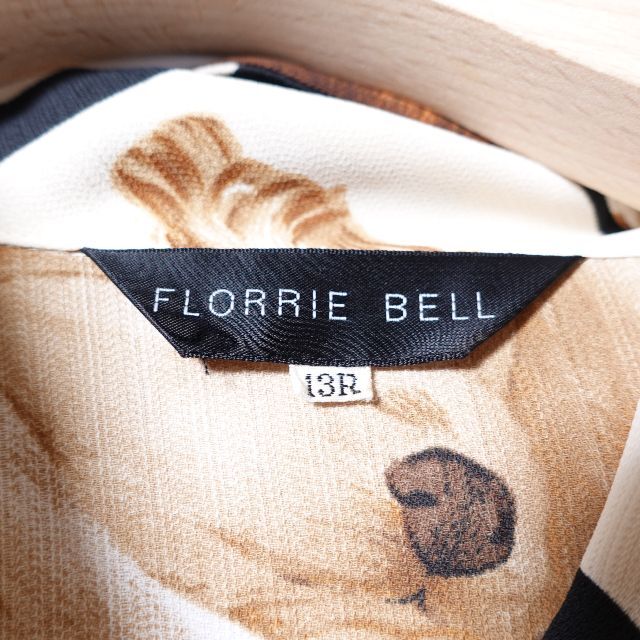 BELL FLORRIE(ベルフローリー)のBELL FLORRIE ベルフローリー　ジャケット　ドッグ柄　レディース レディースのジャケット/アウター(テーラードジャケット)の商品写真