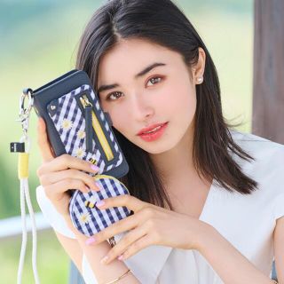 web限定セール Chesty（iPhoneケース）のフリマアイテム一覧 アクセサリー