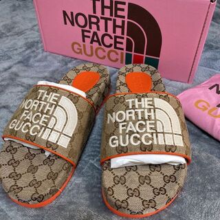 Gucci - グッチ ストライプ ラバー サンダル GG rubber sandalの通販 