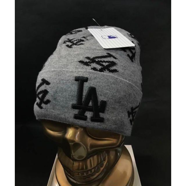 NEW ERA(ニューエラー)のMLB NEWERA ハイブランド モノグラム ビーニーニット キャップ 帽子 レディースの帽子(ニット帽/ビーニー)の商品写真