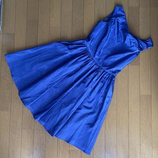 綺麗なすみれ色のドレス(ミディアムドレス)
