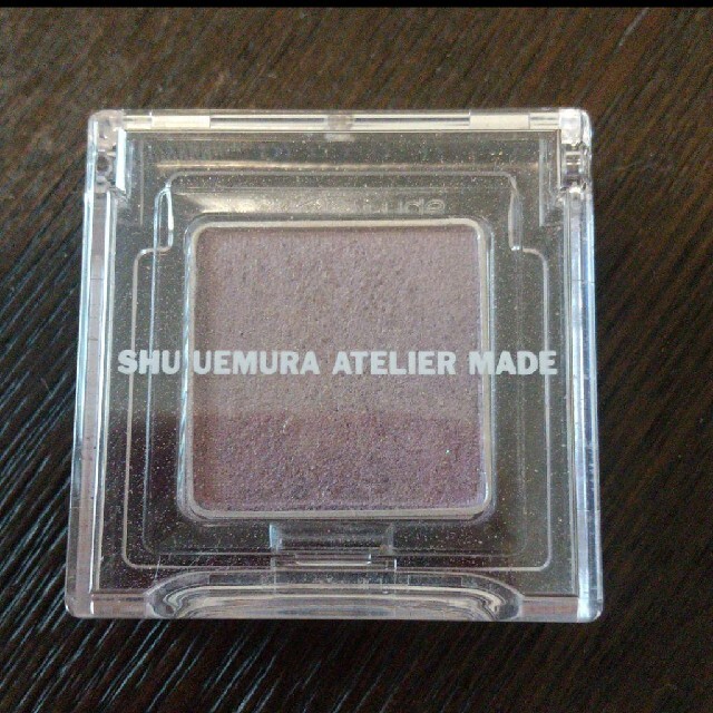 shu uemura(シュウウエムラ)のシュウウエムラ　アトリエメイドプレスドカラー コスメ/美容のベースメイク/化粧品(アイシャドウ)の商品写真