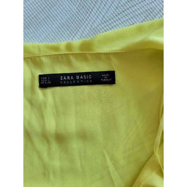 ZARA(ザラ)のZARA★トップス★ザラ★イエロー★黄色★夏物★ノースリーブシャツ レディースのトップス(シャツ/ブラウス(半袖/袖なし))の商品写真