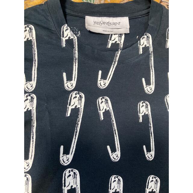 Saint Laurent(サンローラン)の美品　イヴサンローラン ビックピンプリント Tシャツ レディース 34 黒 レディースのトップス(Tシャツ(半袖/袖なし))の商品写真