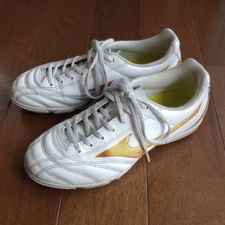 ミズノ(MIZUNO)のミズノ サッカーシューズ トレーニングシューズ　モナルシーダNEO 23.0(シューズ)