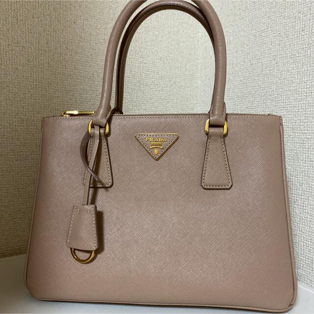 PRADA - 【早い者勝ち!超美品】プラダ PRADA サフィアーノ ガレリア