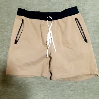 フィアオブゴッド(FEAR OF GOD)のFOG エッセンシャルズ Essentials ハーフパンツ ベージュＬ(ショートパンツ)