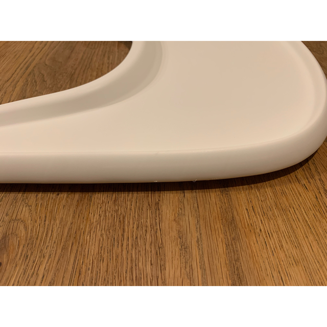 Stokke(ストッケ)の【値下げしました】STOKKE TRAY ストッケトレイ（ホワイト） キッズ/ベビー/マタニティの授乳/お食事用品(その他)の商品写真