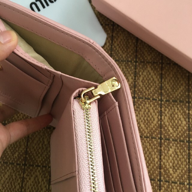 がございま miumiu - ❣️レディース用「ミュウミュウ」 折り財布 箱