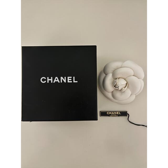 当店限定販売】 CHANEL CHANELカメリア レザーブローチ ブローチ+コサージュ