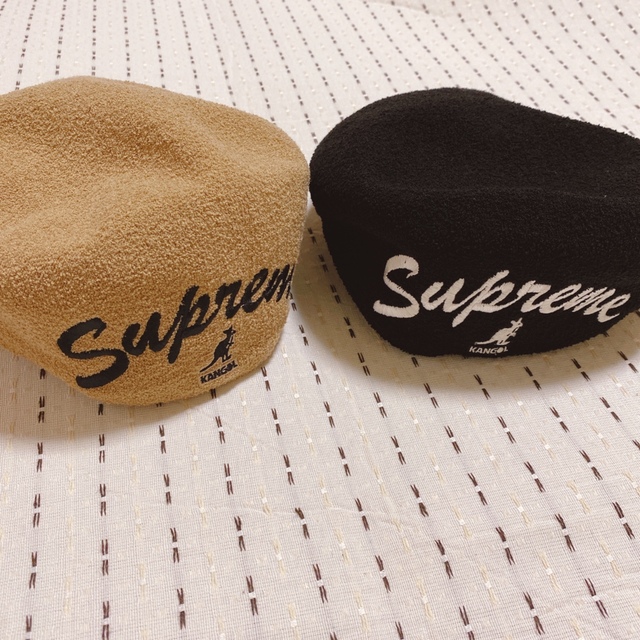 Supreme(シュプリーム)の専用　伝説のK様Supreme Kangol Bermuda BLACK/M メンズの帽子(ハンチング/ベレー帽)の商品写真