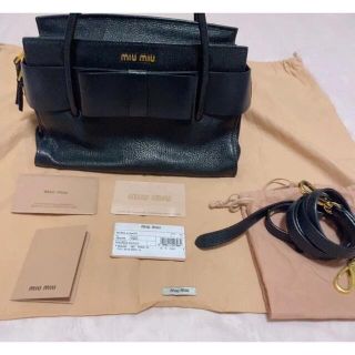 MIU MIU(ハンドバッグ ・ ブラック/黒色系)のフリマアイテム一覧 MIU MIU(ハンドバッグ ・ ブラック/黒色系)のフリマアイテム一覧