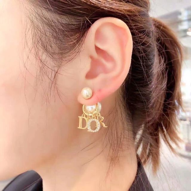 超人気 DIOR TRIBALES ピアス | entidadesintegradasdf.org.br