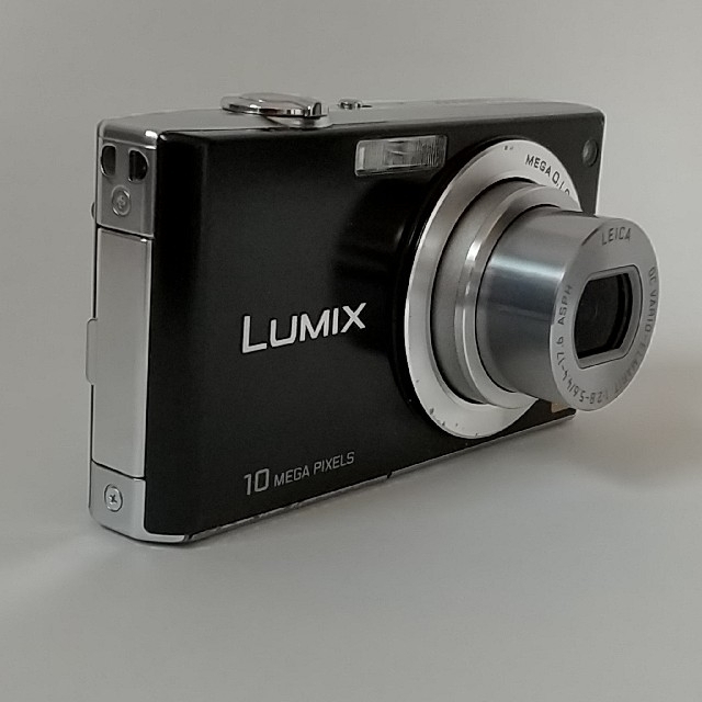 Panasonic(パナソニック)のPanasonic  LUMIX  DMC-FX35  デジタルカメラ スマホ/家電/カメラのカメラ(コンパクトデジタルカメラ)の商品写真