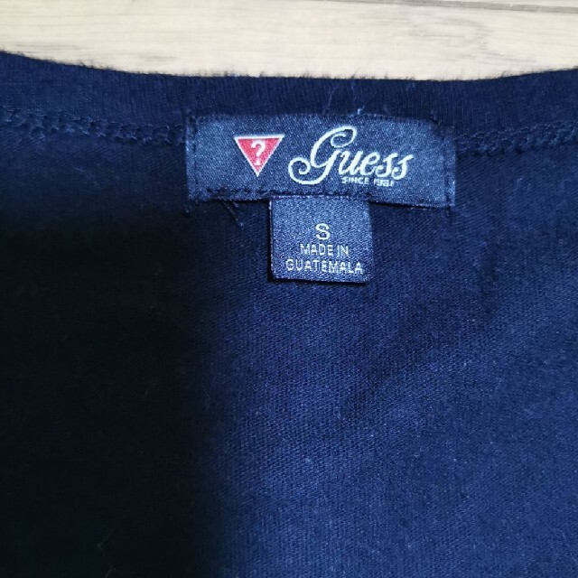 GUESS(ゲス)のGUESSブラックTシャツ レディースのトップス(Tシャツ(半袖/袖なし))の商品写真