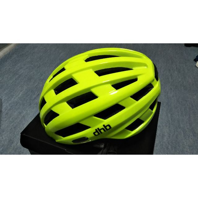 【送料込み・未使用品】ロードバイク　ヘルメット　ｄｈｂ　Ｌサイズ（５８～６１） スポーツ/アウトドアの自転車(パーツ)の商品写真