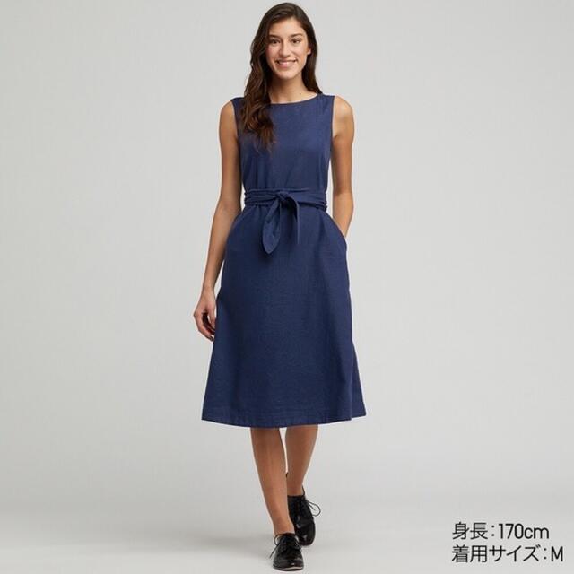 UNIQLO(ユニクロ)のユニクロ リネンブレンドAラインワンピース ノースリ ブルー 麻ワンピ 無印  レディースのワンピース(ロングワンピース/マキシワンピース)の商品写真