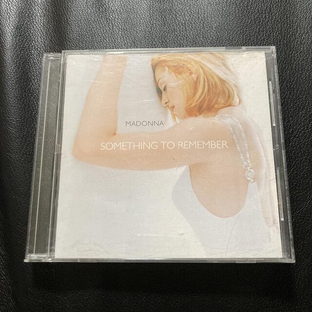 Madonna / SOMETHING TO REMEMBER エンタメ/ホビーのCD(ポップス/ロック(洋楽))の商品写真