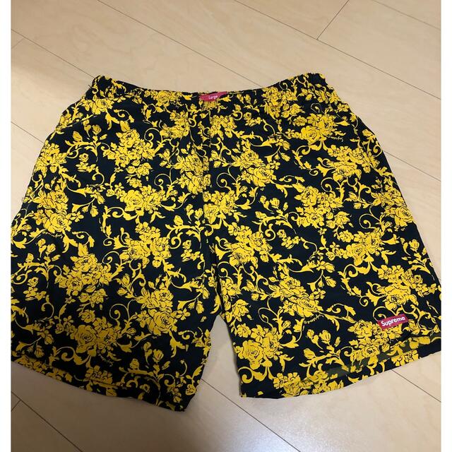 supreme nylon water short black floralコメント失礼致します