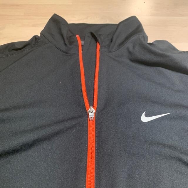 NIKE(ナイキ)のメンズゴルフウェア　NIKE ナイキMサイズ　フロントジップ スポーツ/アウトドアのゴルフ(ウエア)の商品写真