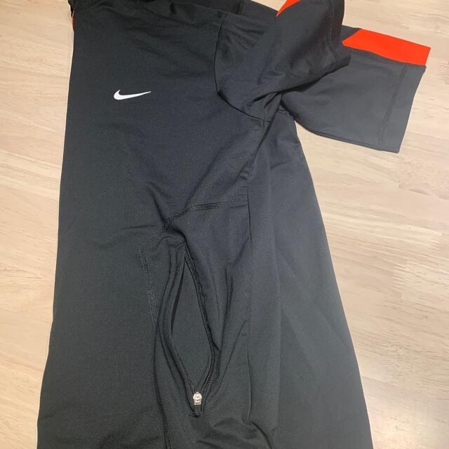 NIKE(ナイキ)のメンズゴルフウェア　NIKE ナイキMサイズ　フロントジップ スポーツ/アウトドアのゴルフ(ウエア)の商品写真