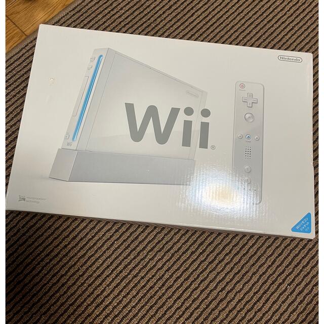 Wii(ウィー)のWii 本体とセット エンタメ/ホビーのゲームソフト/ゲーム機本体(家庭用ゲーム機本体)の商品写真