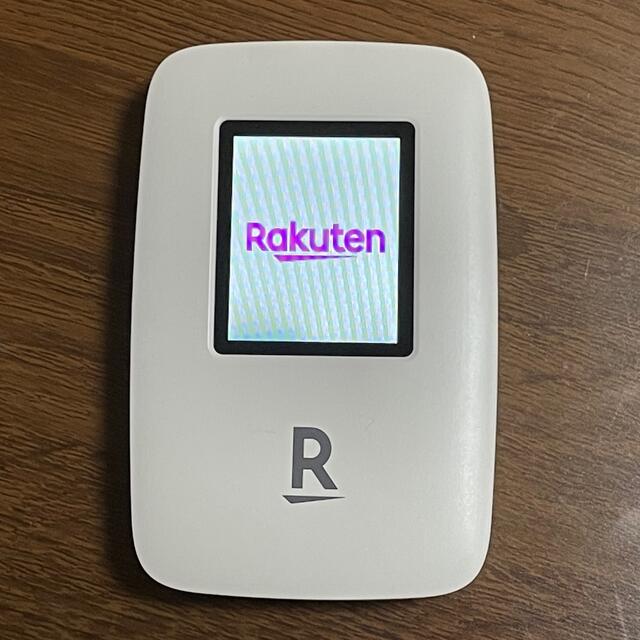 Rakuten(ラクテン)のRakuten Wi-Fi Pocket ホワイト スマホ/家電/カメラのスマートフォン/携帯電話(その他)の商品写真