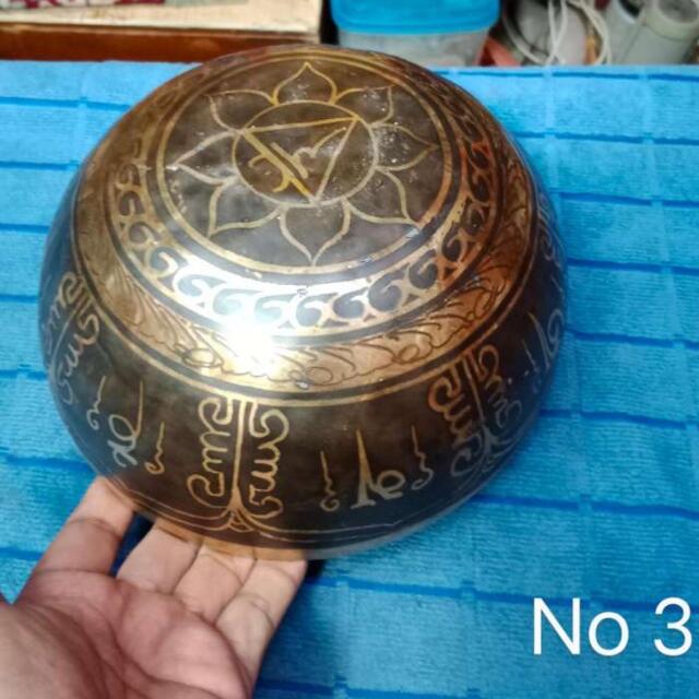 No3 チベット産 22cm チベタン AUM シンギングボウル No3 チベット産 22cm チベタン AUM シンギングボウル