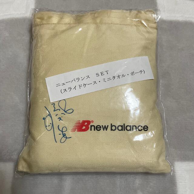 New Balance(ニューバランス)のニューバランス  非売品　絆創膏　ミニタオル  ポーチ  セット　絆創膏　レア エンタメ/ホビーのコレクション(ノベルティグッズ)の商品写真