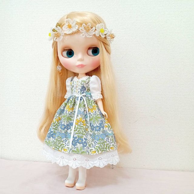 ハンドメイド「ウサギと花柄の２段ワンピース」ネオブライス・リカちゃんの服