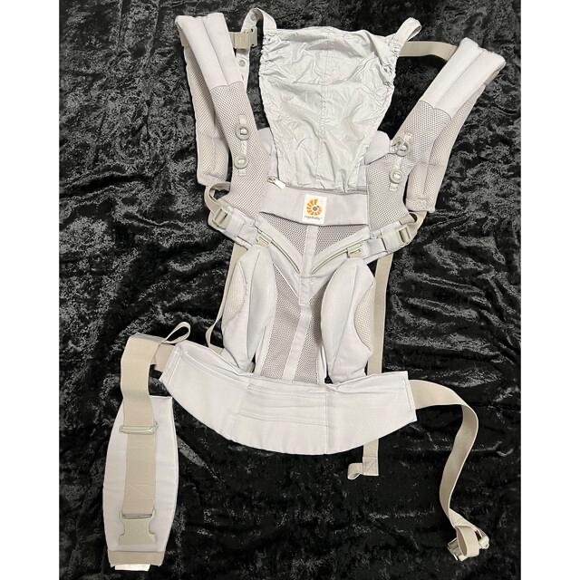 Ergobaby(エルゴベビー)のエルゴベビー オムニ360 よだれパット2組 ヘッドカバー 収納バッグ セット キッズ/ベビー/マタニティの外出/移動用品(抱っこひも/おんぶひも)の商品写真