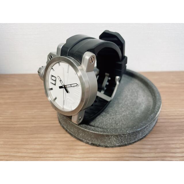 Oakley(オークリー)のOakley（オークリー）ギアボックス 腕時計　ホワイトダイヤル メンズの時計(腕時計(アナログ))の商品写真