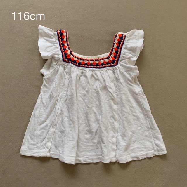 ZARA KIDS(ザラキッズ)のZARA KIDS 刺繍 フリル カットソー 116cm キッズ/ベビー/マタニティのキッズ服女の子用(90cm~)(Tシャツ/カットソー)の商品写真