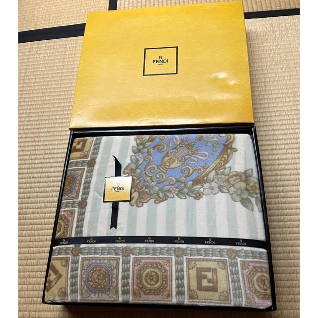 FENDI フェンディ　綿毛布　50000円〜40000円にお値下げしました‼️毛布