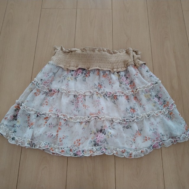Magender(マジェンダ)のMagender 花柄スカート　Mサイズ レディースのスカート(ミニスカート)の商品写真