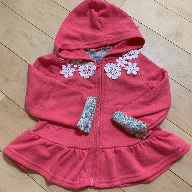 【女の子　パーカー】 キッズ/ベビー/マタニティのキッズ服女の子用(90cm~)(ジャケット/上着)の商品写真