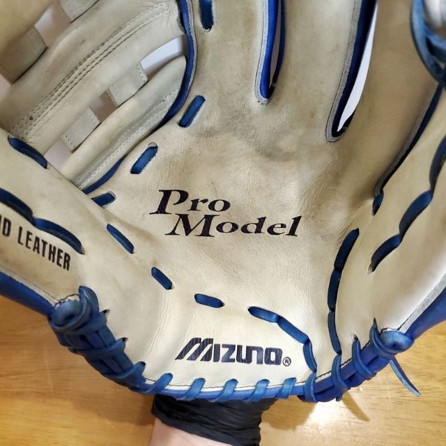 MIZUNO(ミズノ)のミズノ 日本製 プロモデル 限定色 Mマークラベル 一般用 内野用 軟式グローブ スポーツ/アウトドアの野球(グローブ)の商品写真