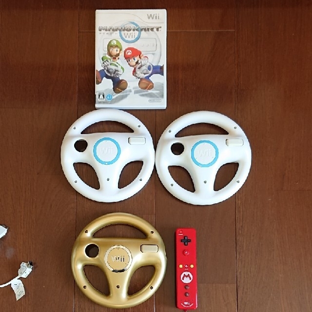 Wii(ウィー)のWiiマリオカートセット エンタメ/ホビーのゲームソフト/ゲーム機本体(家庭用ゲーム機本体)の商品写真