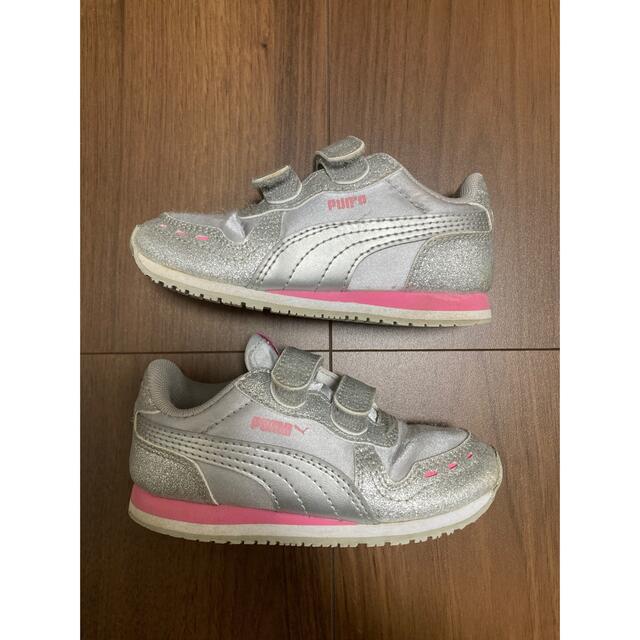 PUMA(プーマ)のプーマ　スニーカー　シルバー×ピンク　15cm 中古 キッズ/ベビー/マタニティのキッズ靴/シューズ(15cm~)(スニーカー)の商品写真