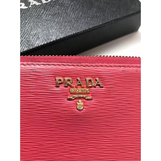 PRADA(プラダ)のプラダ　PRADA 長財布　1ML348 かわいい　ピンク レディースのファッション小物(財布)の商品写真