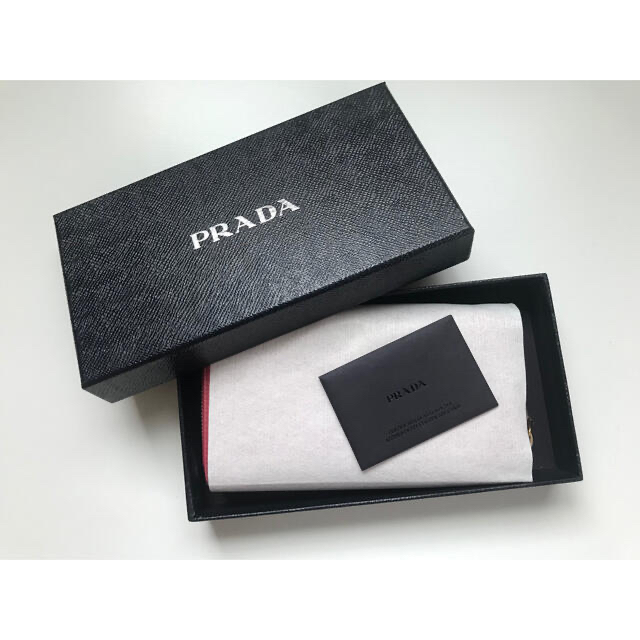 PRADA(プラダ)のプラダ　PRADA 長財布　1ML348 かわいい　ピンク レディースのファッション小物(財布)の商品写真