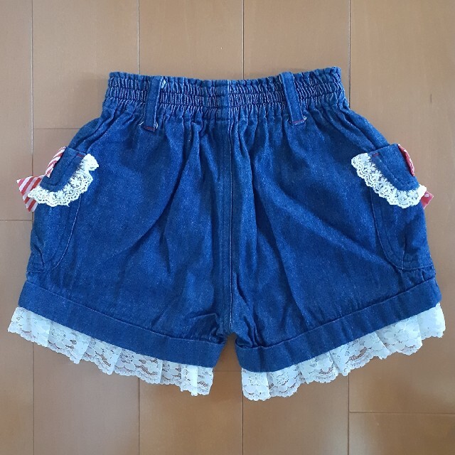 西松屋(ニシマツヤ)のデニム　レース　ショートパンツ　120 キッズ/ベビー/マタニティのキッズ服女の子用(90cm~)(パンツ/スパッツ)の商品写真