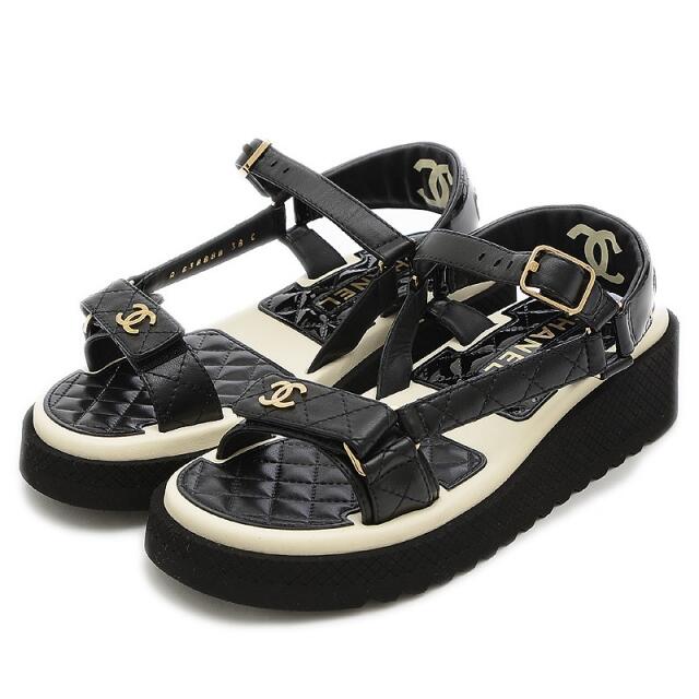 CHANEL(シャネル)のシャネル サンダル マトラッセ レディース ラム/パテント ブラック G3888 レディースの靴/シューズ(サンダル)の商品写真