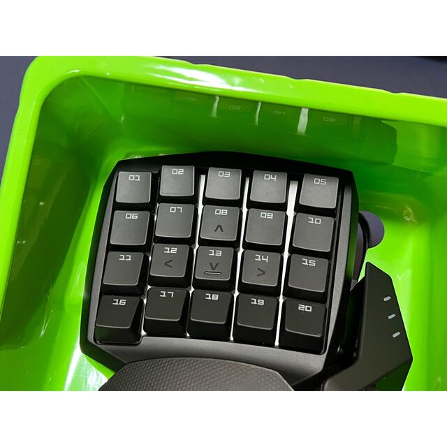 Razer(レイザー)のRazer Orbweaver Chroma 左手用ゲーミングパッド 超美品 スマホ/家電/カメラのPC/タブレット(PC周辺機器)の商品写真